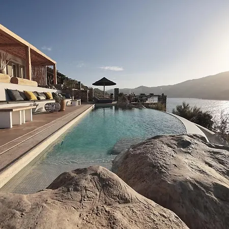 Luxurious In Serene Atmosphere Villa