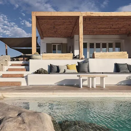 Luxurious In Serene Atmosphere Villa *