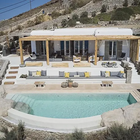 Villa Luxurious In Serene Atmosphere *