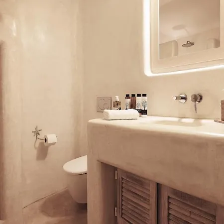 Villa Luxurious In Serene Atmosphere