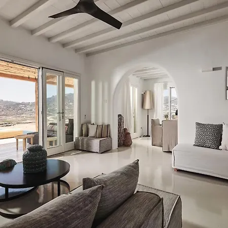 Villa Luxurious In Serene Atmosphere *
