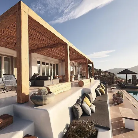 Villa Luxurious In Serene Atmosphere