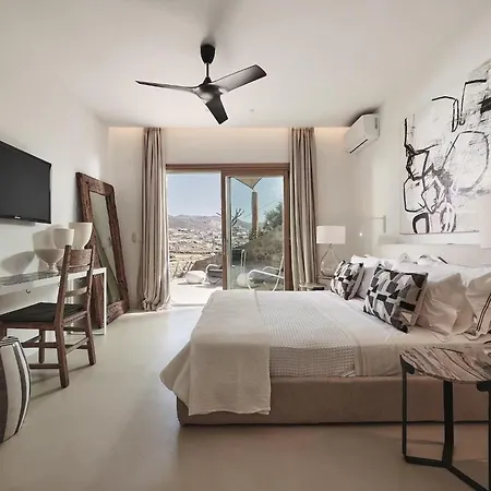 Villa Luxurious In Serene Atmosphere