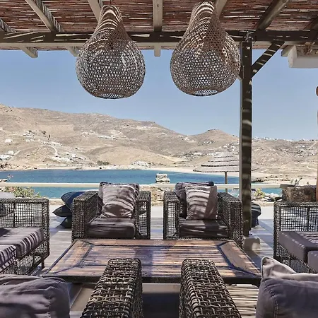 Villa Luxurious In Serene Atmosphere